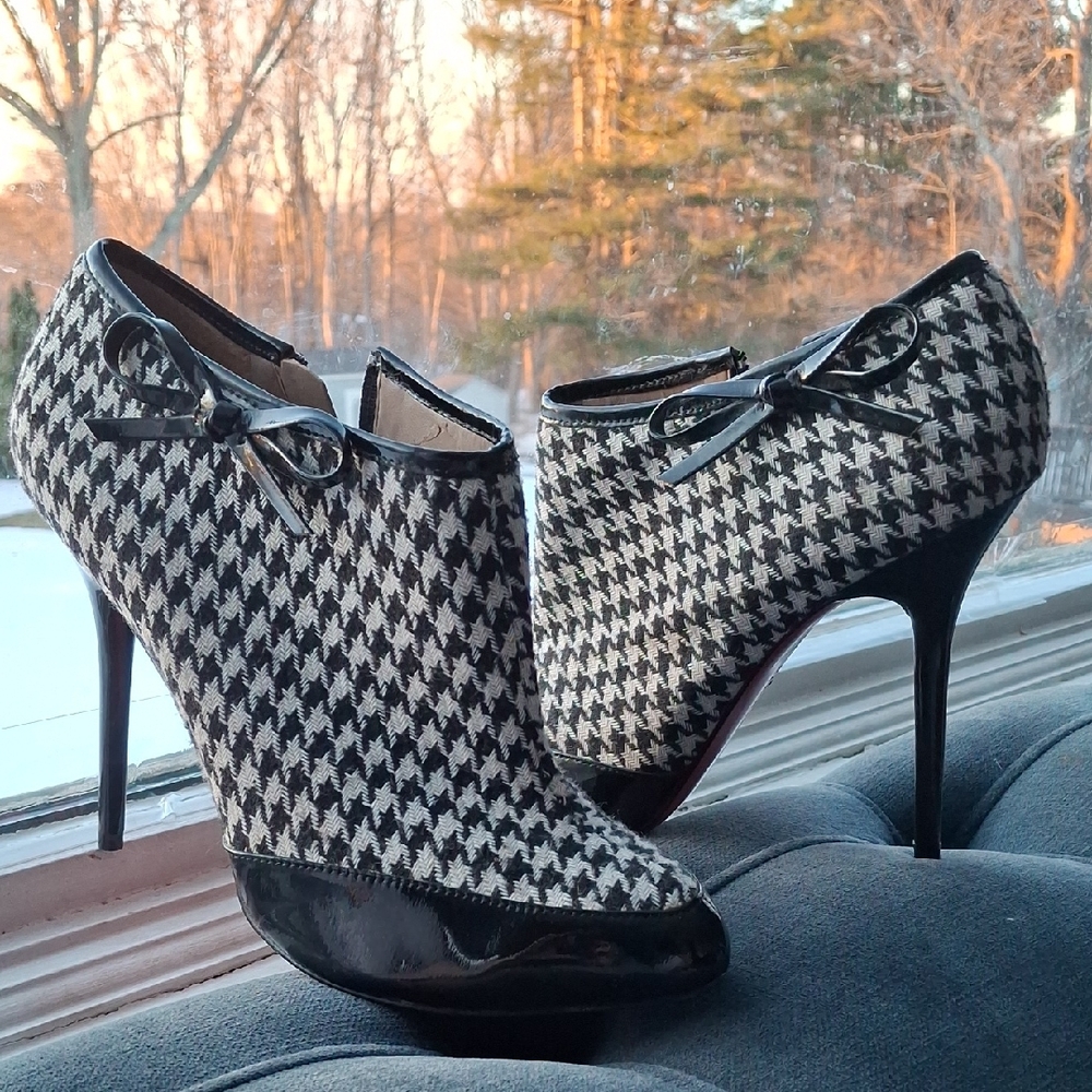 Paris Hilton Houndstooth Heels with Black Accents